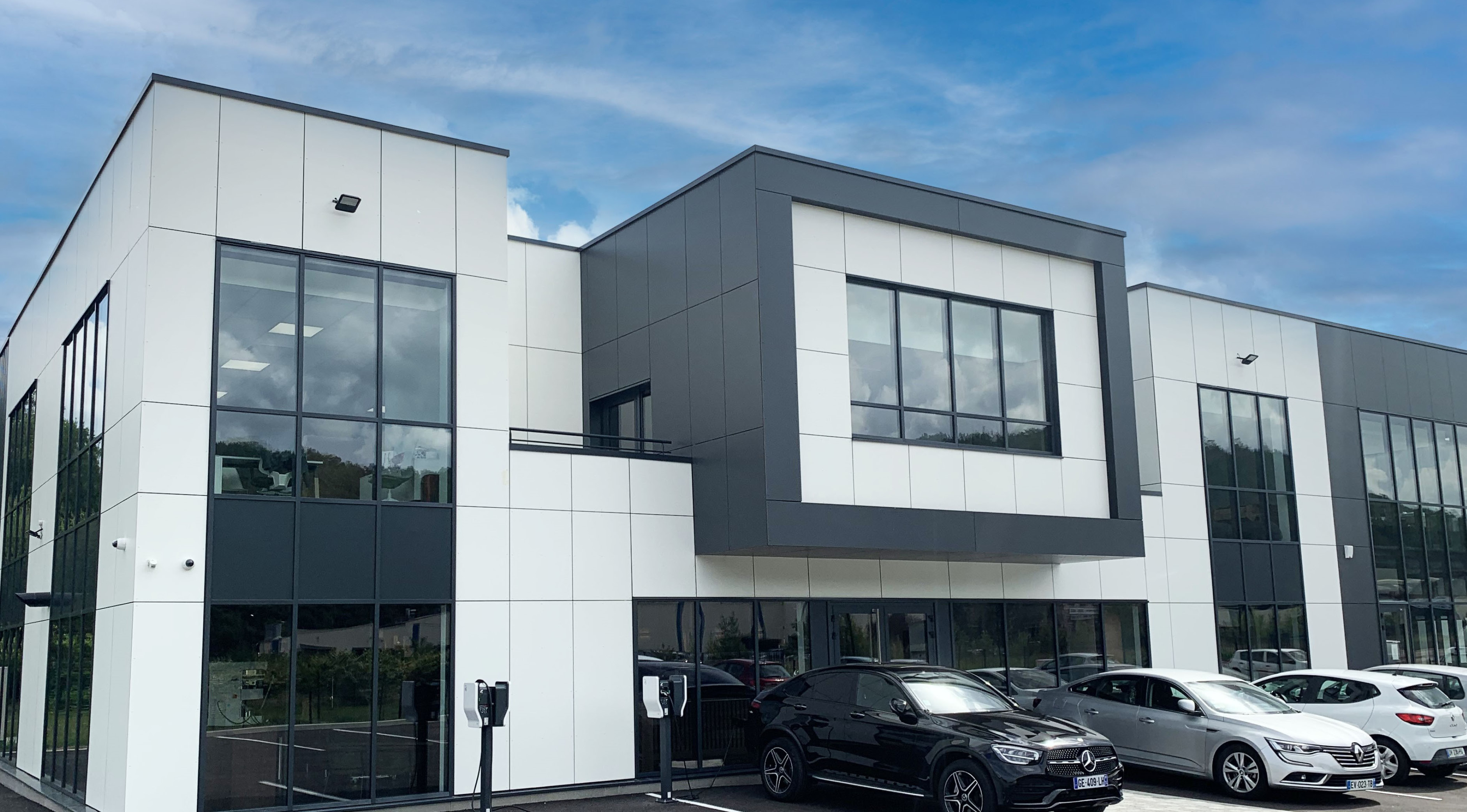 Etancoba, spécialiste du bardage pour les entreprises et collectivités de la région Auvergne-Rhône-Alpes