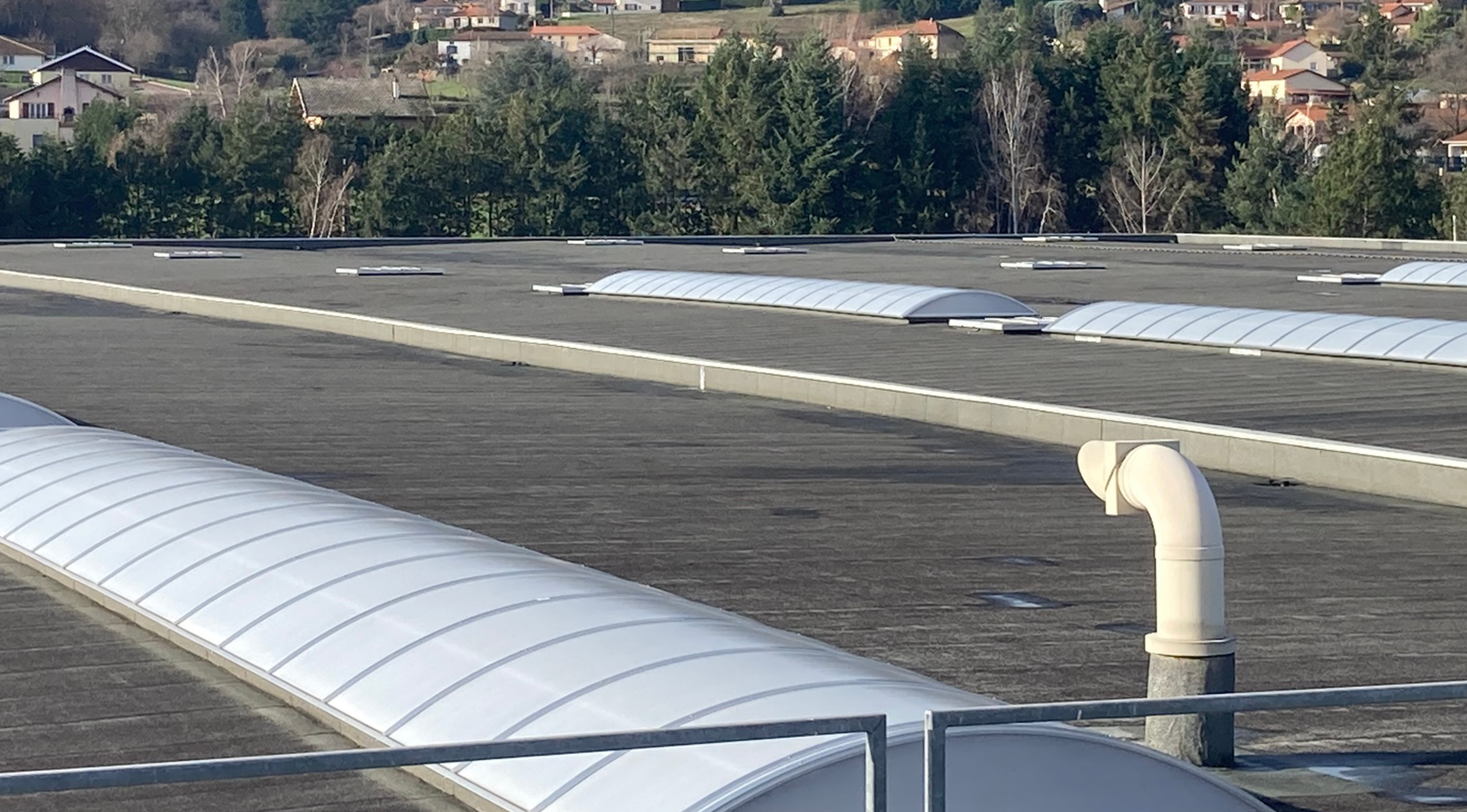 Eclairage zénithal réalisé par Etancoba, de l'usine Refesco à Saint-Alban-les-Eaux