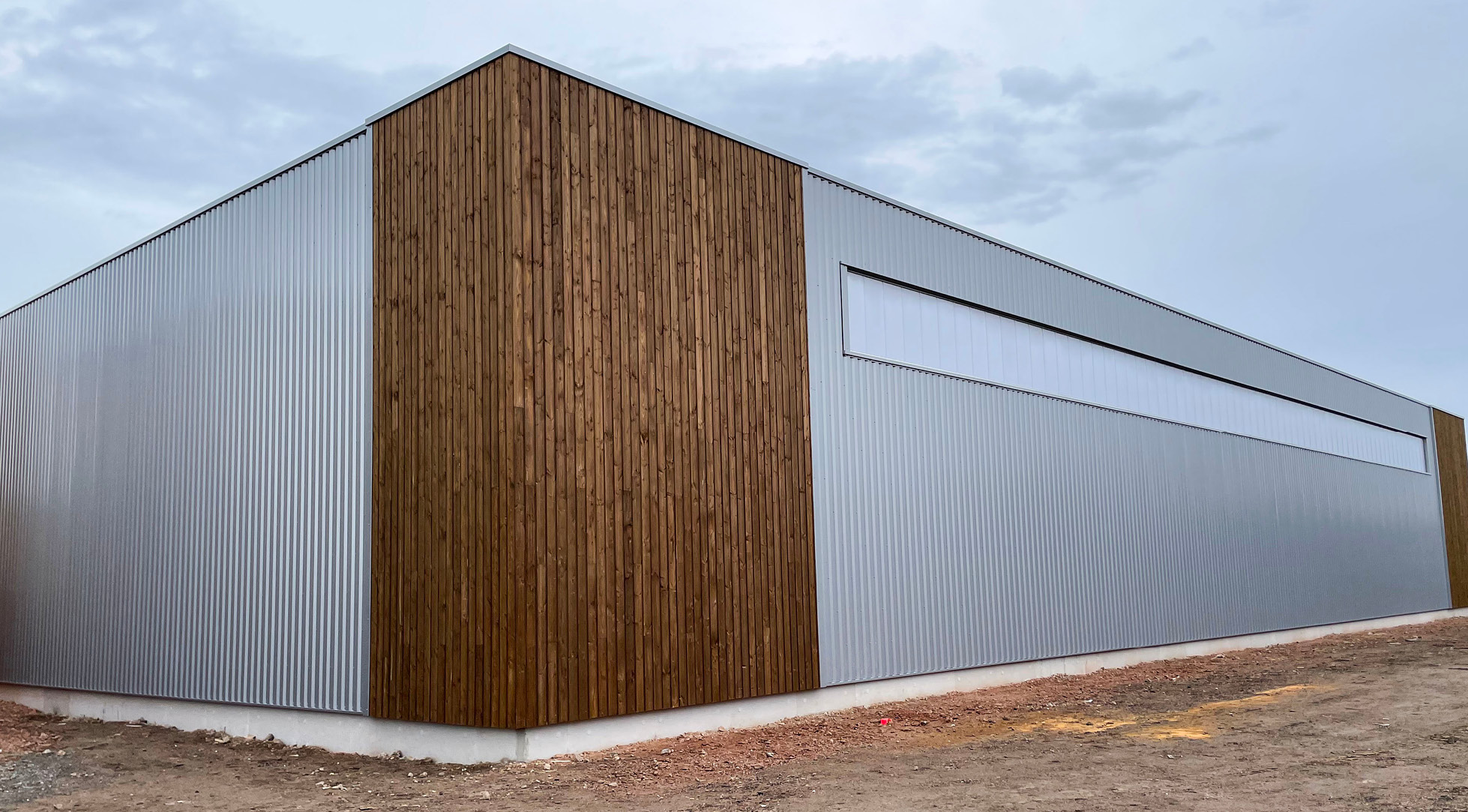 Découvrez les travaux de vêture réalisés par Etancoba, expert en bardage à Bussières