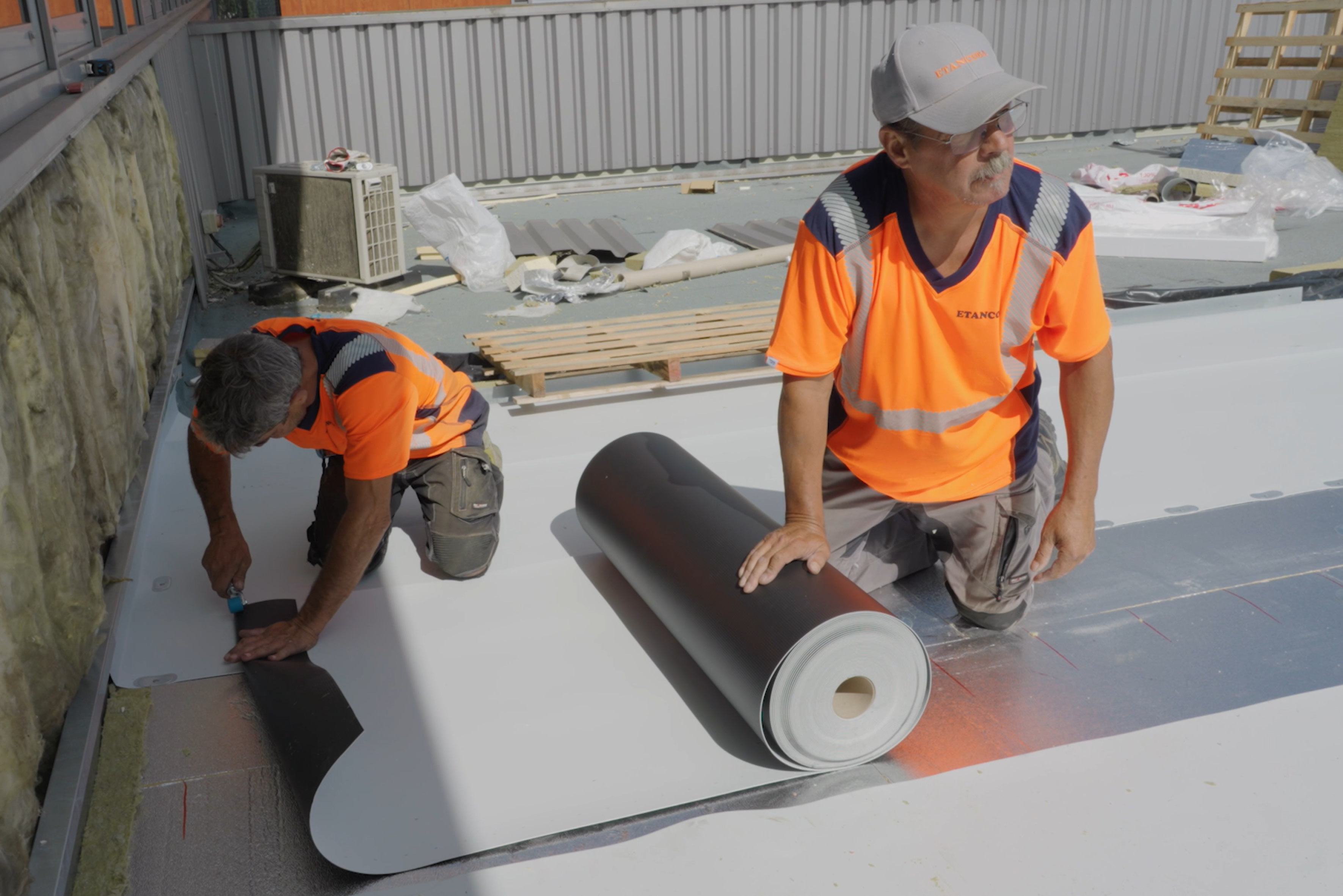 Suivez les chantiers d'Etancoba : spécialiste en couverture et isolation dans le 42