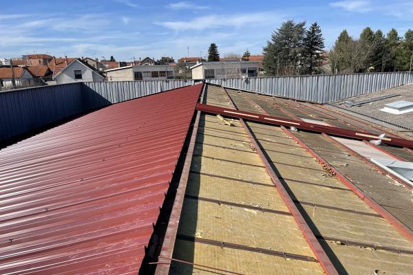 Réhabilitation pour le GAR d'une toiture en fibrociment amianté